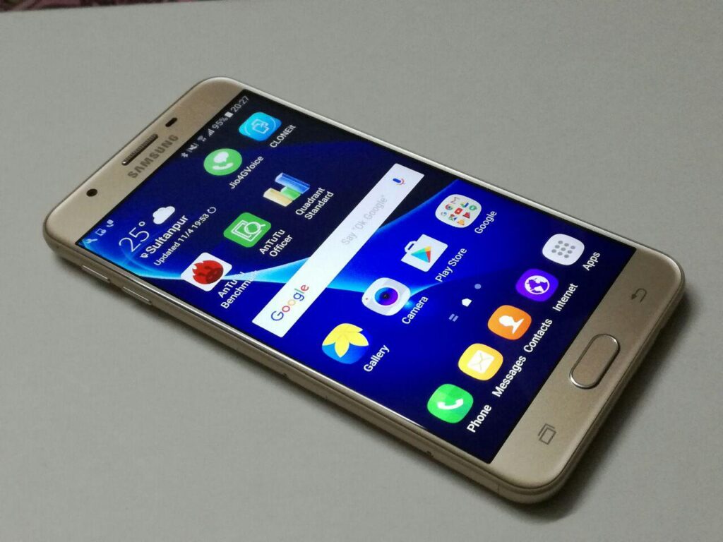 Samsung Galaxy J7