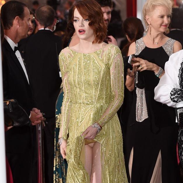 Emma Stone showed vaginal region -Celebrity Wardrobe Malfunctions